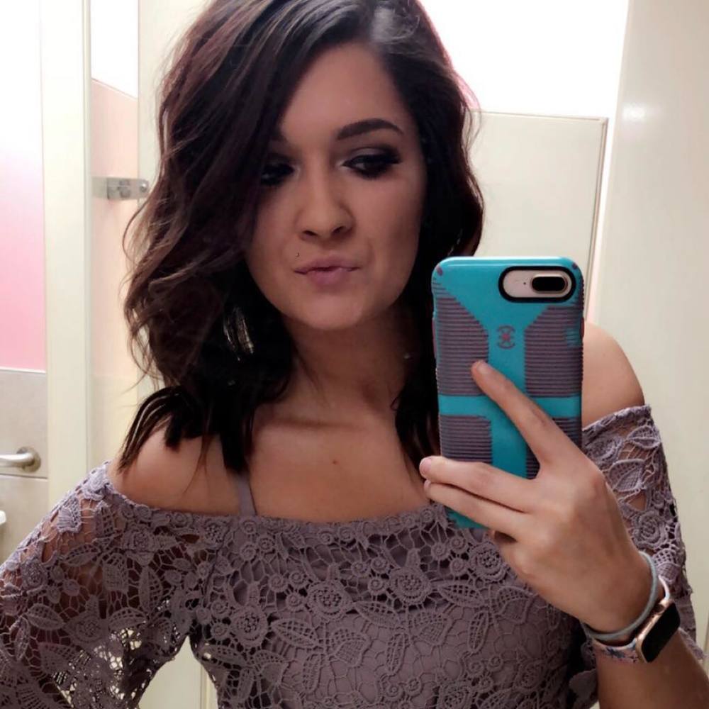 Meet your Posher, Andrea